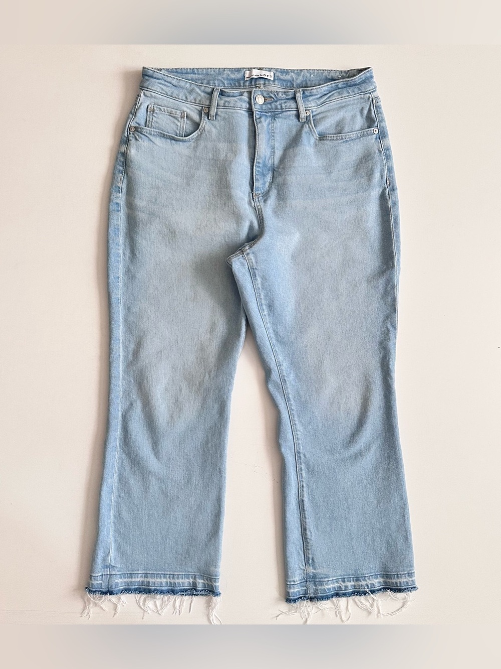 LOFT The Kick Crop Jeans in Light Blue Size 31
